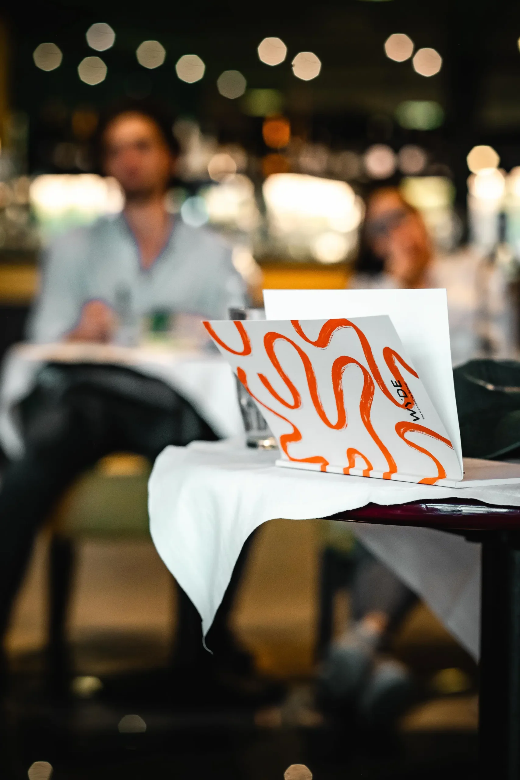 Quaderno Wyde su un tavolo