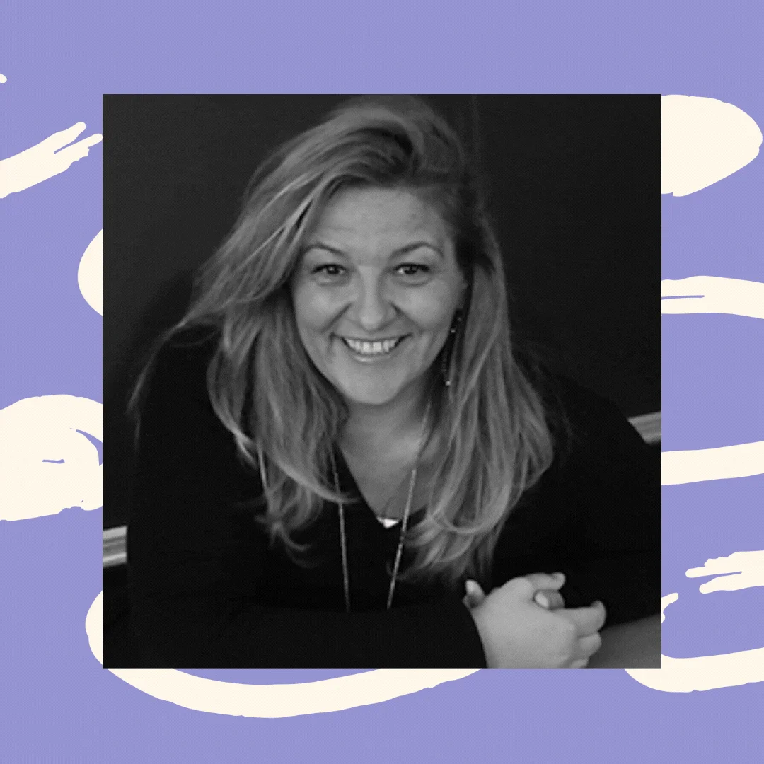 Gif animata con libri che si vedono in successione