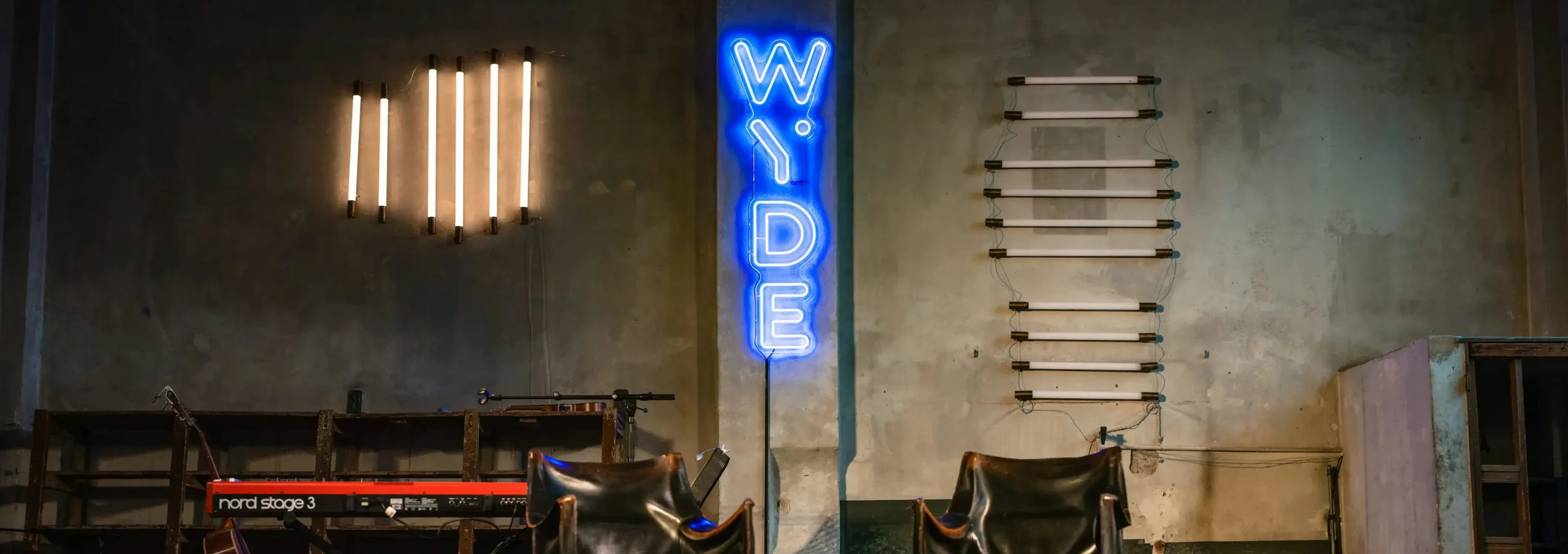 Insegna luminosa wyde